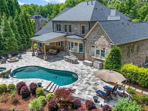 350 Dewpoint Ln, Johns Creek, GA 30022
