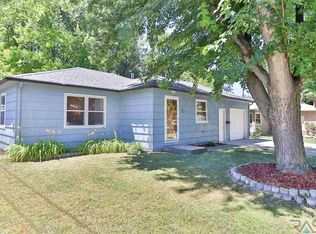 1109 S Gary Dr, Sioux Falls, SD 57103