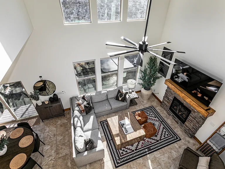 901 W Abigail Dr — Photo 6