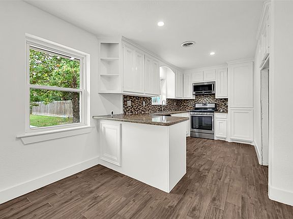 5th image of 470 Beresford St