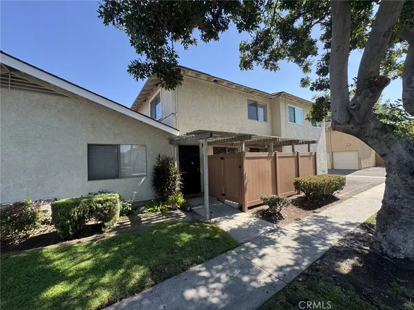 16748 Cedarwood Cir, Cerritos, CA 90703