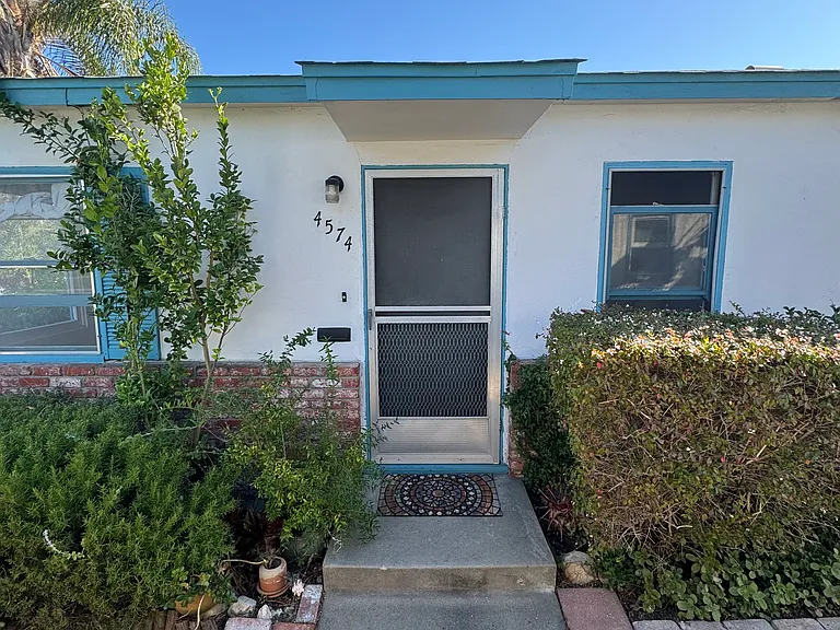 Entrance/Front Door