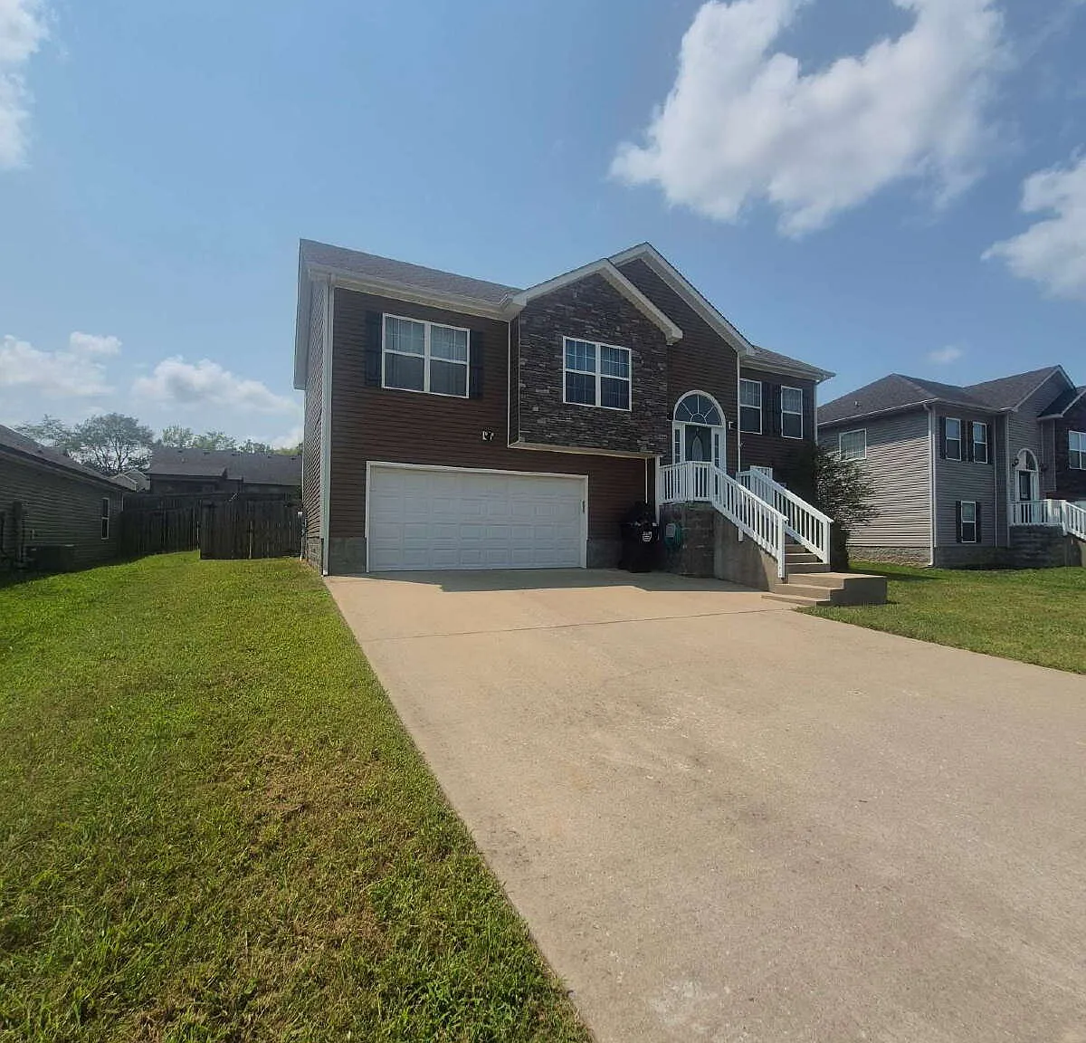4 bed, 3.0 bath, 2110 sqft, $2,000 — Photo 4