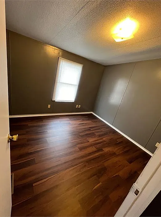 3 bed, 1093 sqft, $1,525 — Photo 2