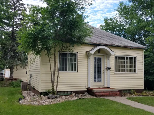 226 5th Ave NW, Valley City, ND 58072