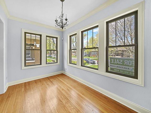 5th image of 1230 N Taylor Ave