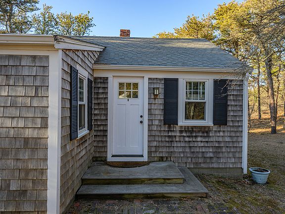 3rd image of 11 Whitmanville Road