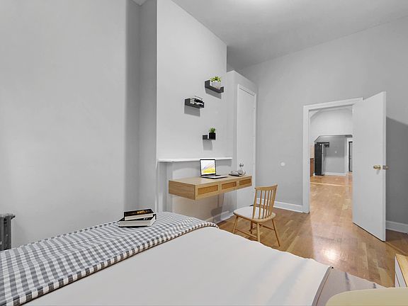 2nd image of 348 Melrose St APT 1L
