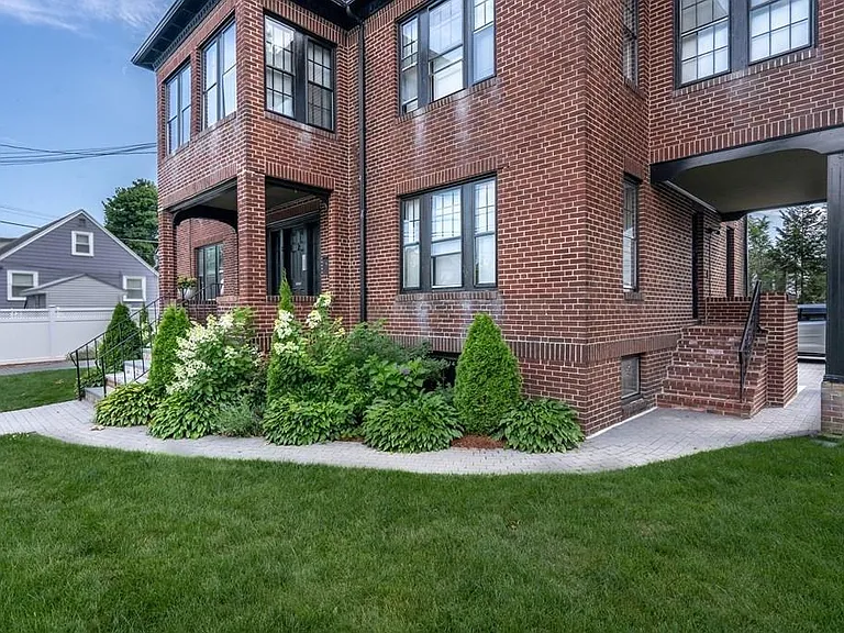 81 Butler St #2 — Photo 6