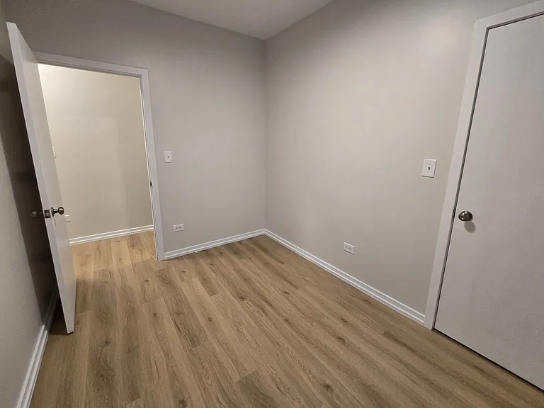 5051 N Kenmore Ave — Photo 16