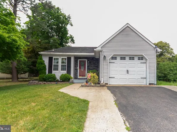 6 Stoneham Pl, Manchester Township, NJ 08759