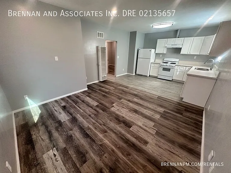 1742 Kearney Ave — Photo 2