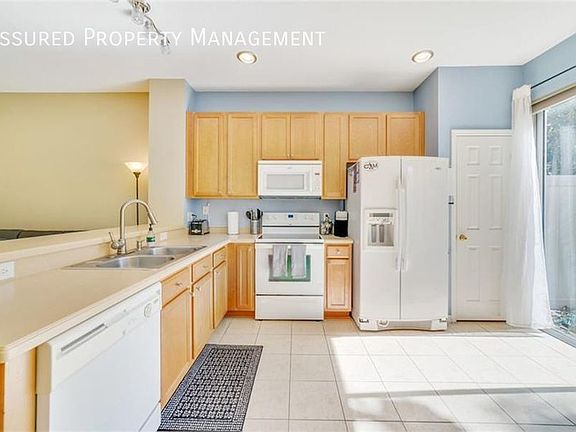 3rd image of 3087 Seaview Castle Dr