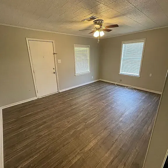 6352 Diamond Ave — Photo 6