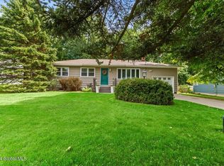 16 Kitty Ln, Rensselaer, NY 12144