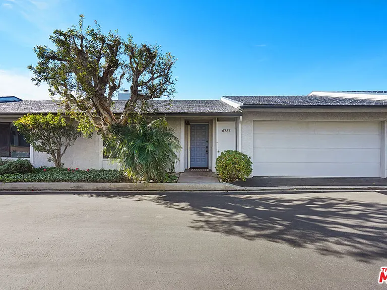 6787 Las Olas Way — Photo 26