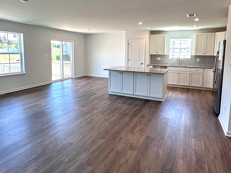 151 Capulet Ct — Photo 10