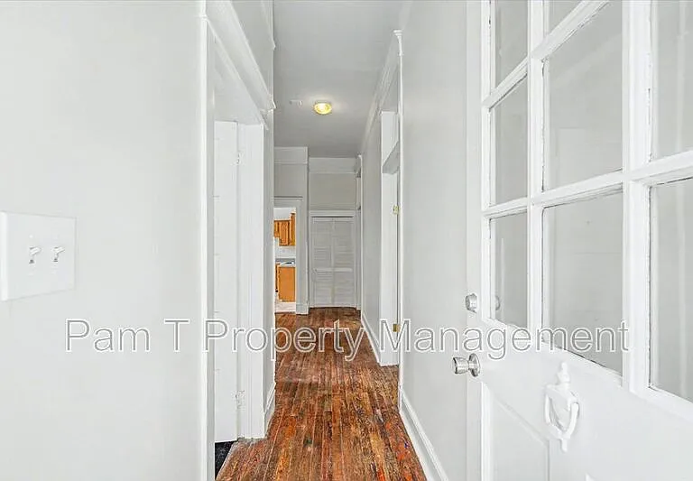512 E Waldburg Ln — Photo 5
