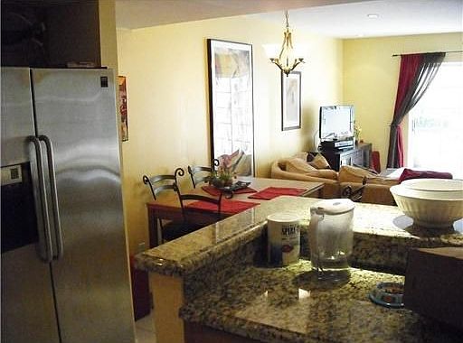 4th image of 645 Kensington Pl