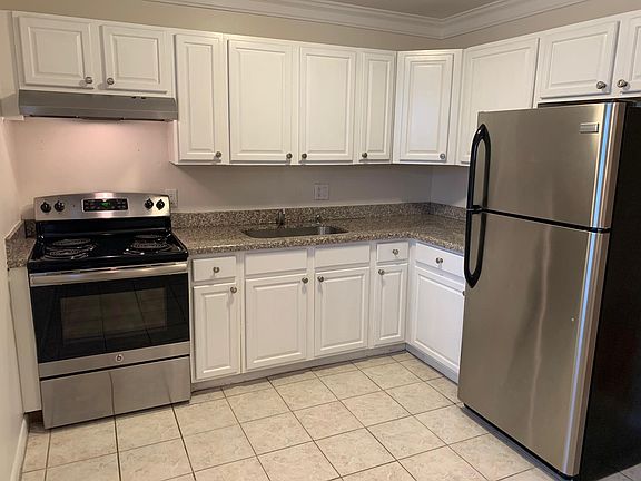 5th image of 414 Ocean Breeze St APT 2