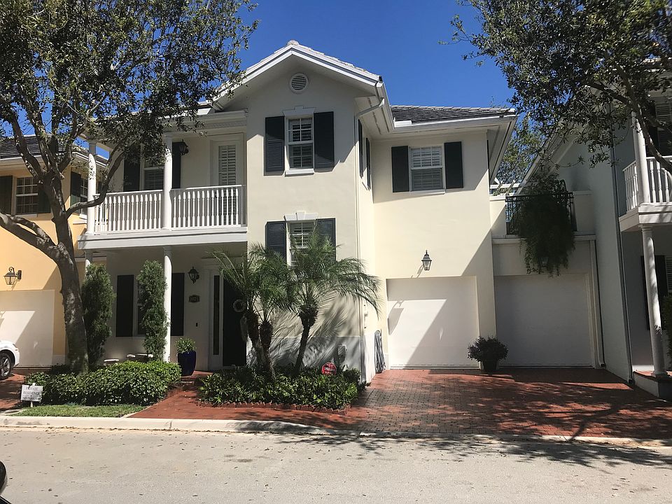 1st image of 1021 E Heritage Club Cir