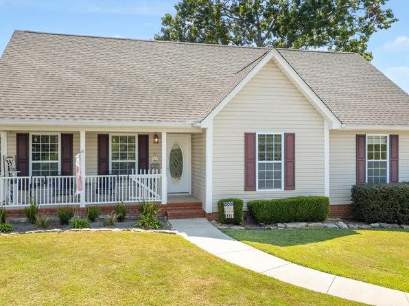 1014 Chariot Dr, Soddy Daisy, TN 37379