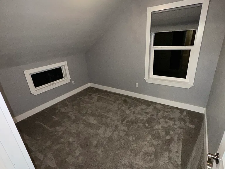923 Military Rd E — Photo 12