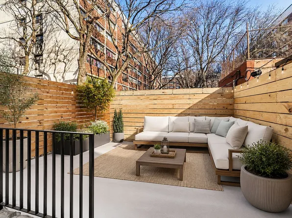 106 Graham Ave #1B, Brooklyn, NY 11206