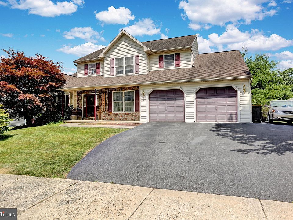 1st image of 106 N Rosewood Ct