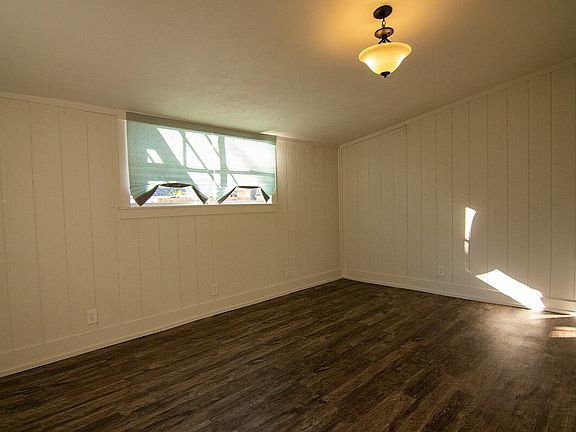 1514-MOSS-STREET-DEN_11022022