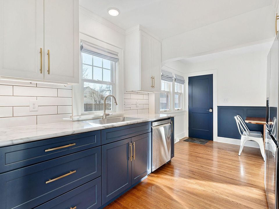 1st image of 301 W Oakland Ave APT 4