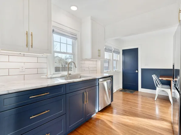 301 W Oakland Ave APT 4, Austin, MN 55912