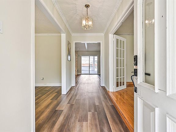 4th image of 9322 Petersham Dr