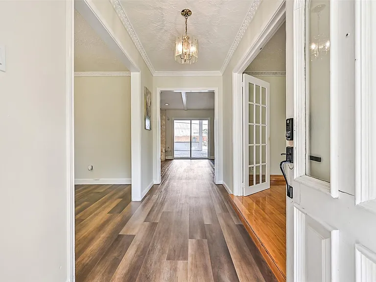 9322 Petersham Dr — Photo 4