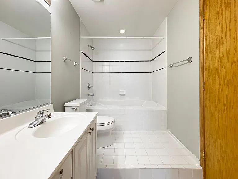 910 S Michigan Ave #1009 — Photo 14