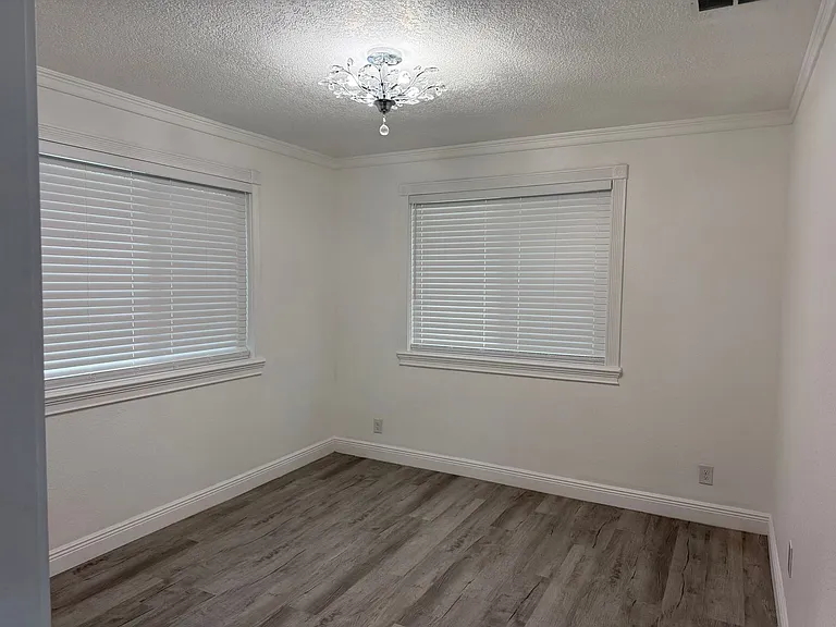 1904 W Saint Louis St #1 — Photo 9