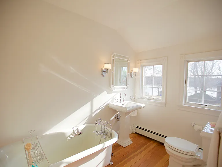 26 Winthrop Rd — Photo 11