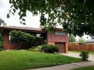 39 Earlton Rd, Toronto, ON M1T2R4