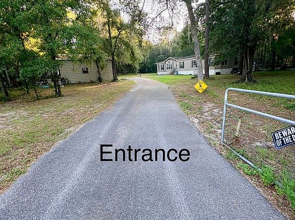 449 SW Curtain Ln