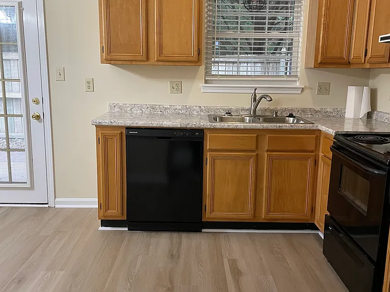 220 Cape Point Ln #A — Photo 7