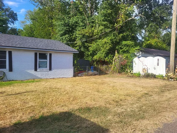 514 W Van Zandt St, Carthage, TX 75633