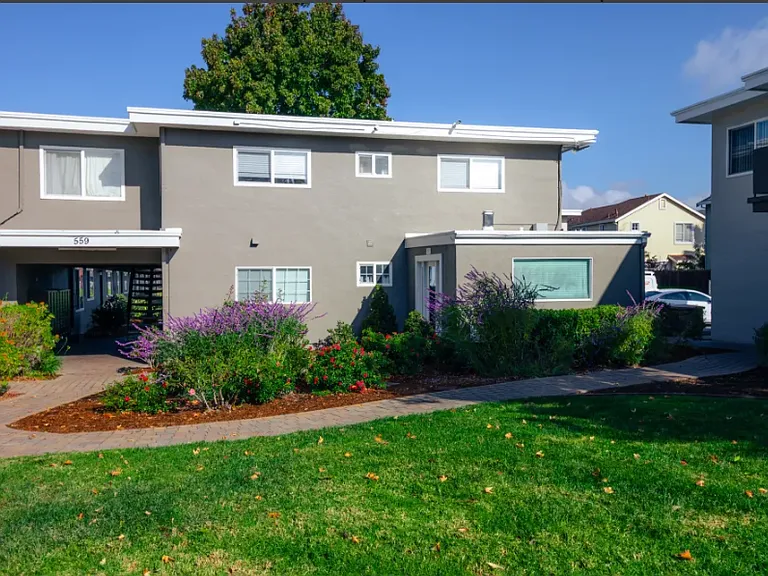 Garden Court Apartments — Photo 8
