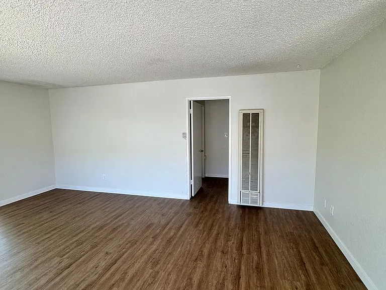 3951 Howard Ave — Photo 5