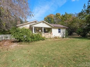 529 Hyder Allen Ln, Hendersonville, NC 28792