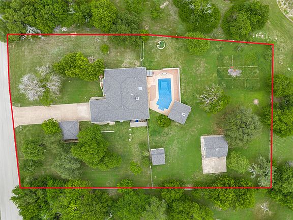 2nd image of 710 Upper Denton Rd