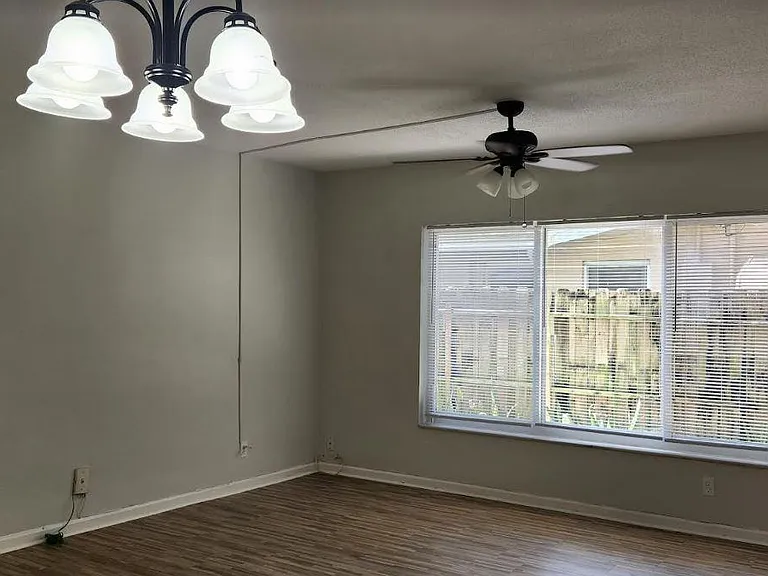 1420 SE 4th Ave #2 — Photo 13