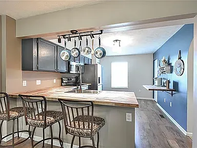 1210 Canterbury Dr — Photo 6
