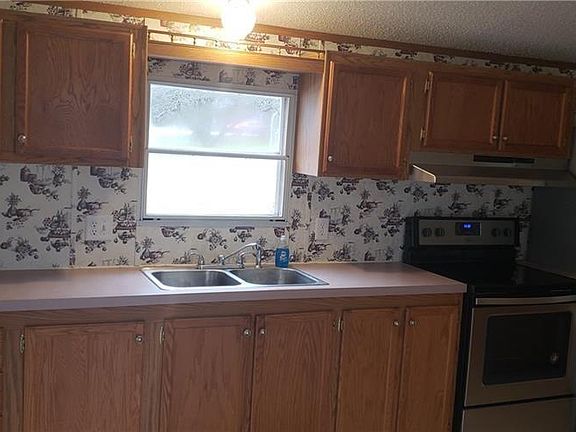 3rd image of 36103 Hemlock St W