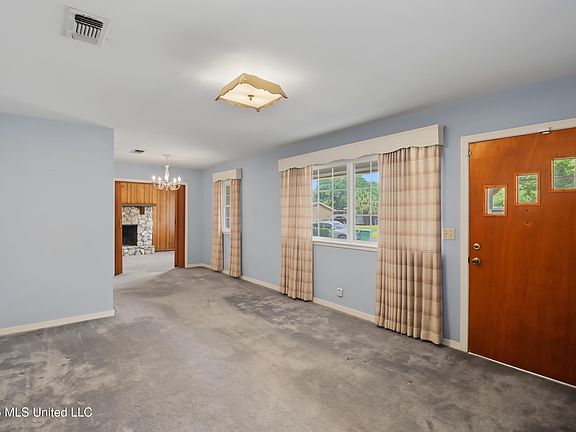 4th image of 49 30th St