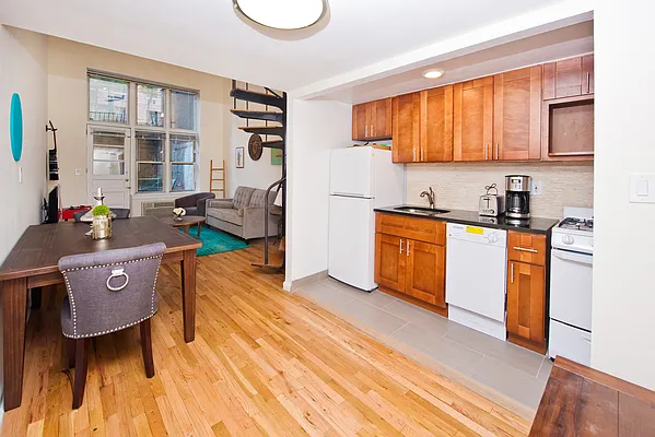 Rented by NOVO | media 70